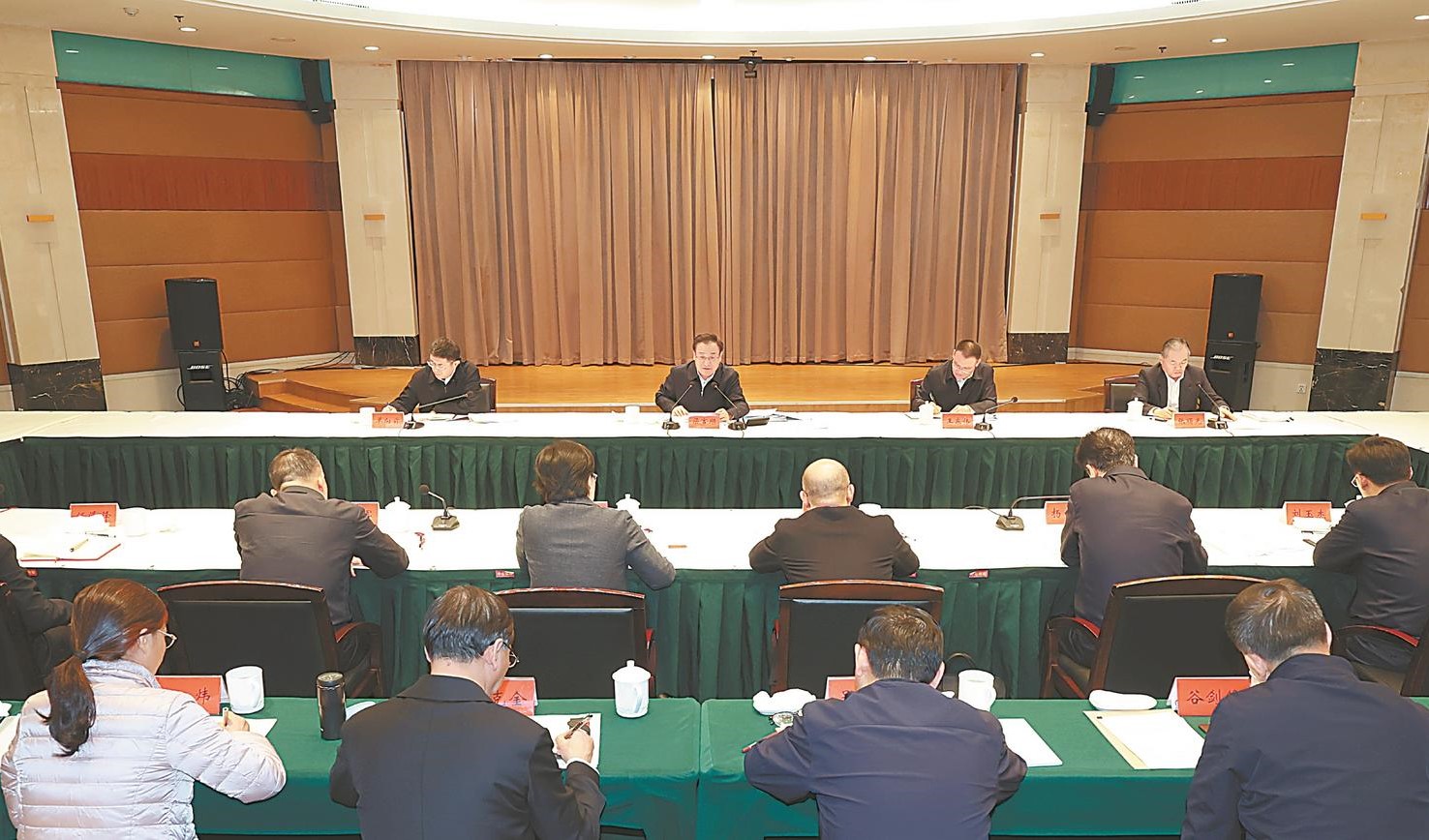 梁言顺在蚌埠市主持召开皖北地区全面振兴工作座谈会 梁言顺在蚌埠市主持召开皖北地区全面振兴工作座谈会