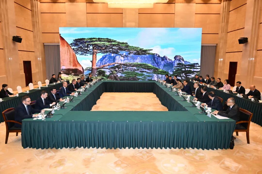 梁言顺王清宪与奥博穆举行工作会谈 梁言顺王清宪与奥博穆举行工作会谈